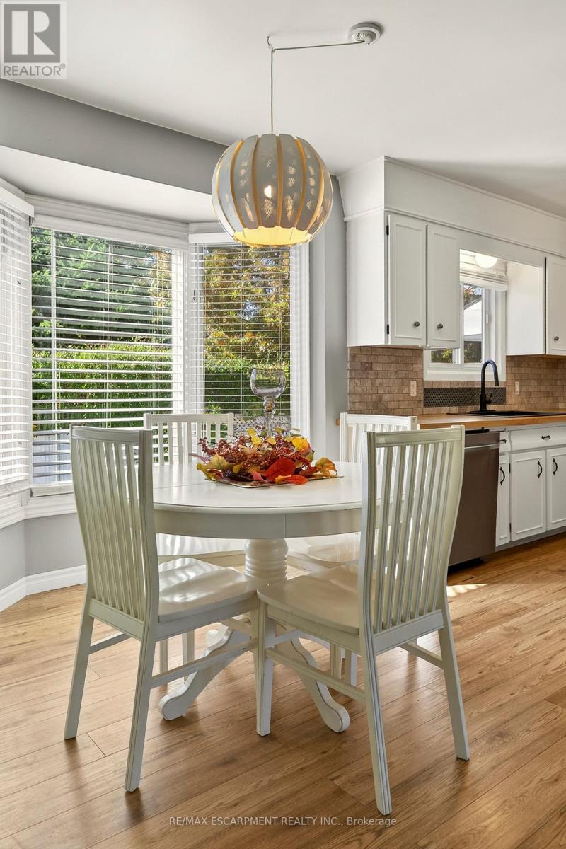 12 Ridley Heights Drive, St. Catharines, Ontario  L2S 2J2 - Photo 11 - X12495192