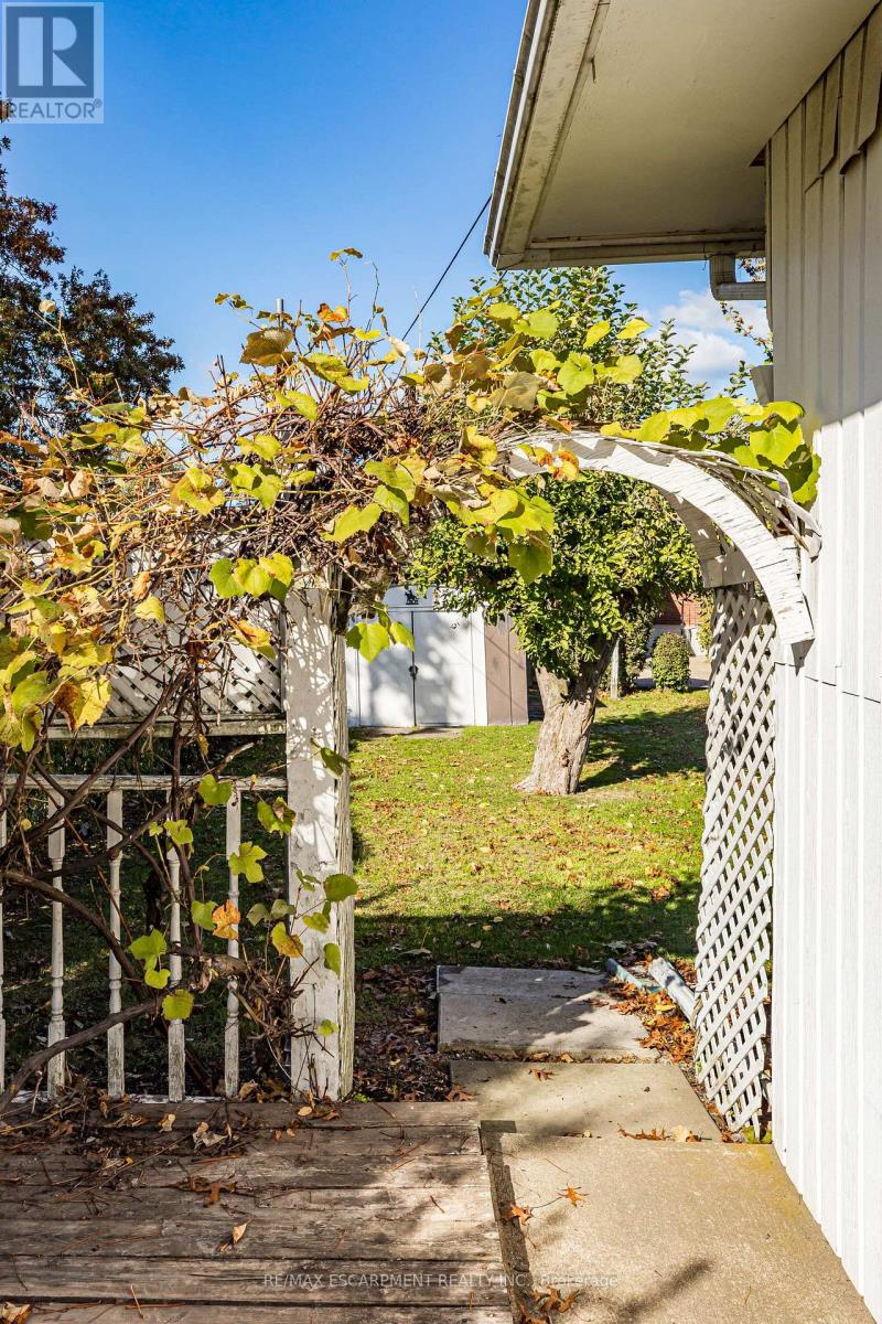 12 Ridley Heights Drive, St. Catharines, Ontario  L2S 2J2 - Photo 35 - X12495192