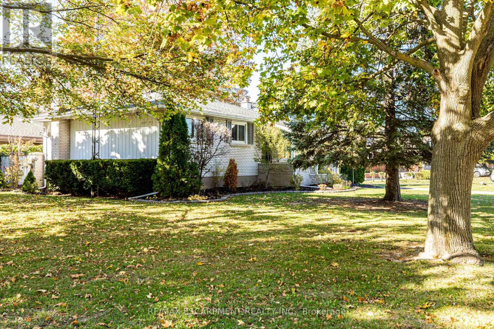 12 Ridley Heights Drive, St. Catharines, Ontario  L2S 2J2 - Photo 39 - X12495192