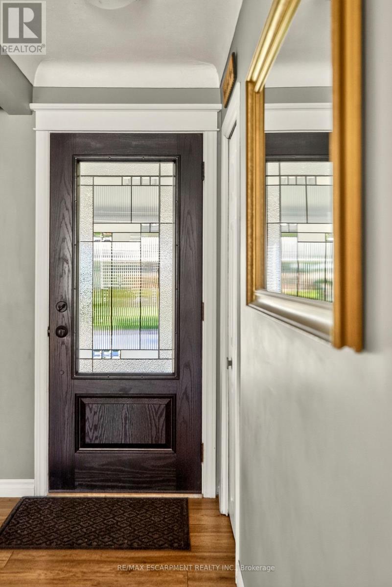 12 Ridley Heights Drive, St. Catharines, Ontario  L2S 2J2 - Photo 5 - X12495192