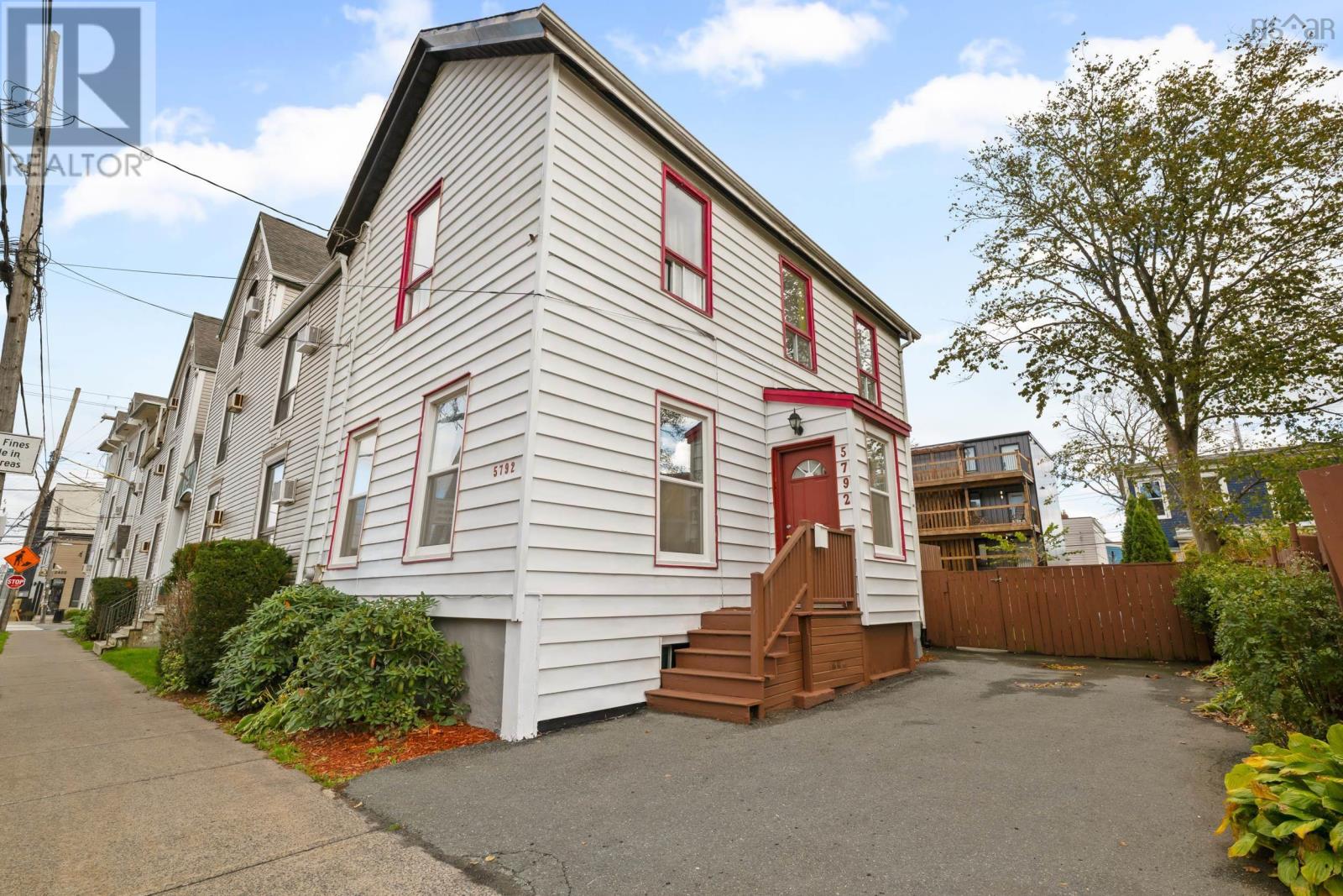 5792 West Street, Halifax, Nova Scotia