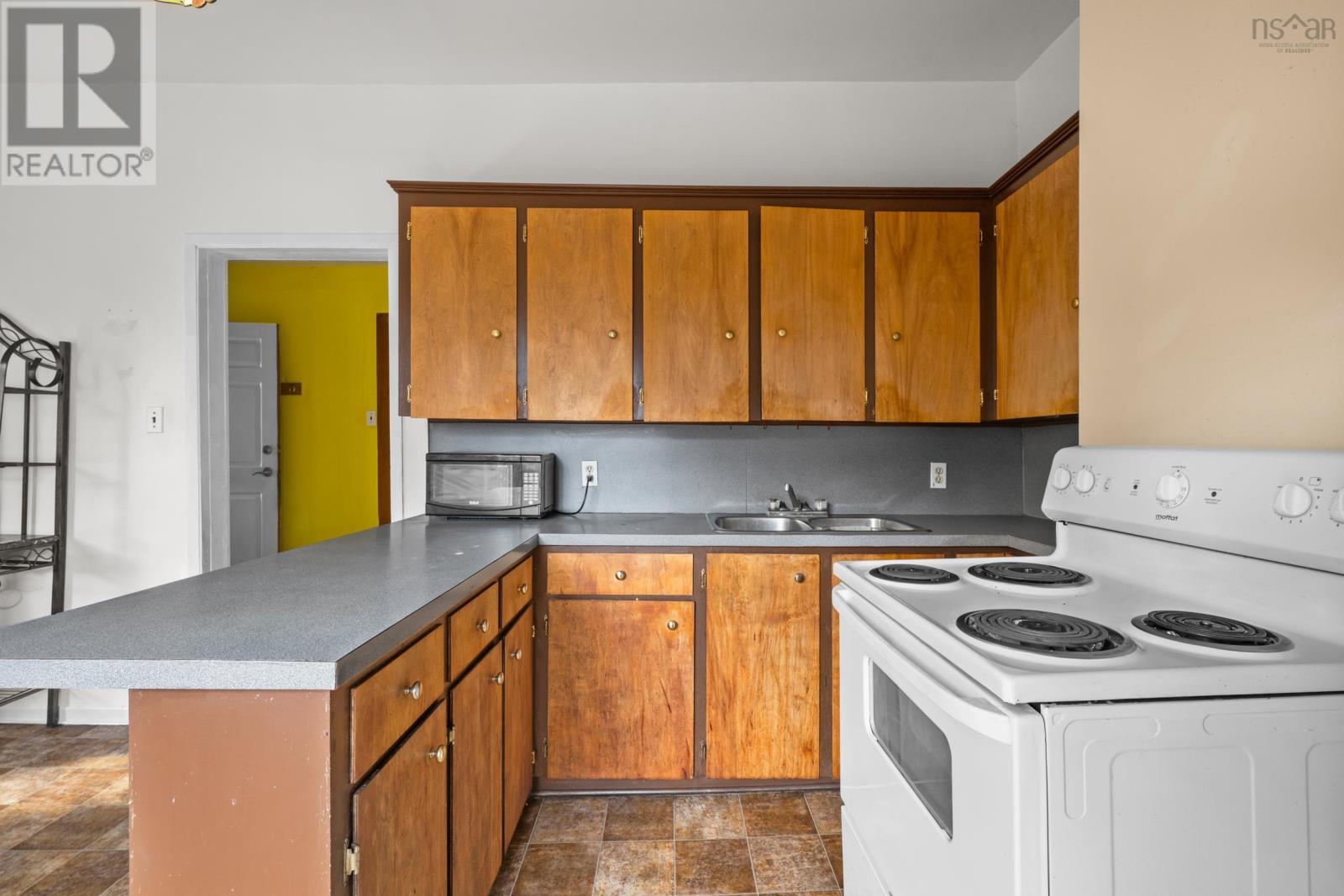 5792 West Street, Halifax, Nova Scotia  B3K 1H8 - Photo 14 - 202526831