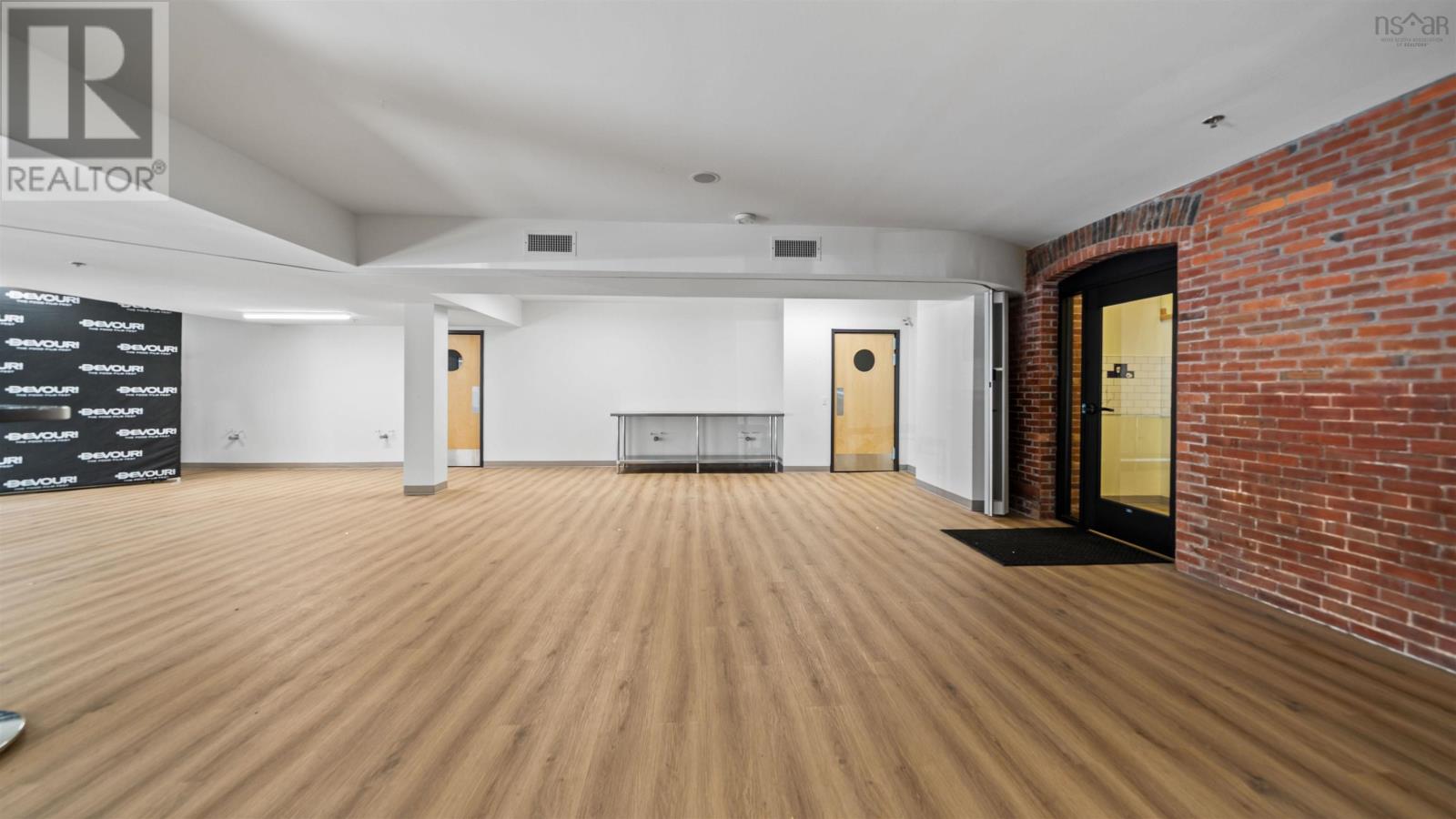 Retail Unit 1 360 Main Street, Wolfville, Nova Scotia  B4P 2B8 - Photo 6 - 202526887