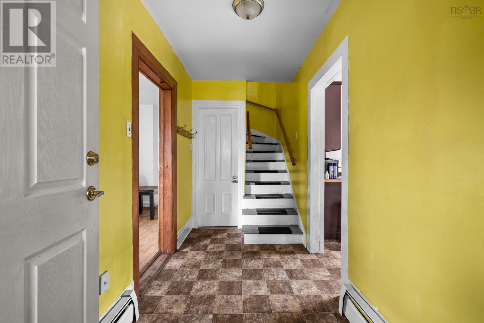 5792 West Street, Halifax, Nova Scotia  B3K 1H8 - Photo 4 - 202526831