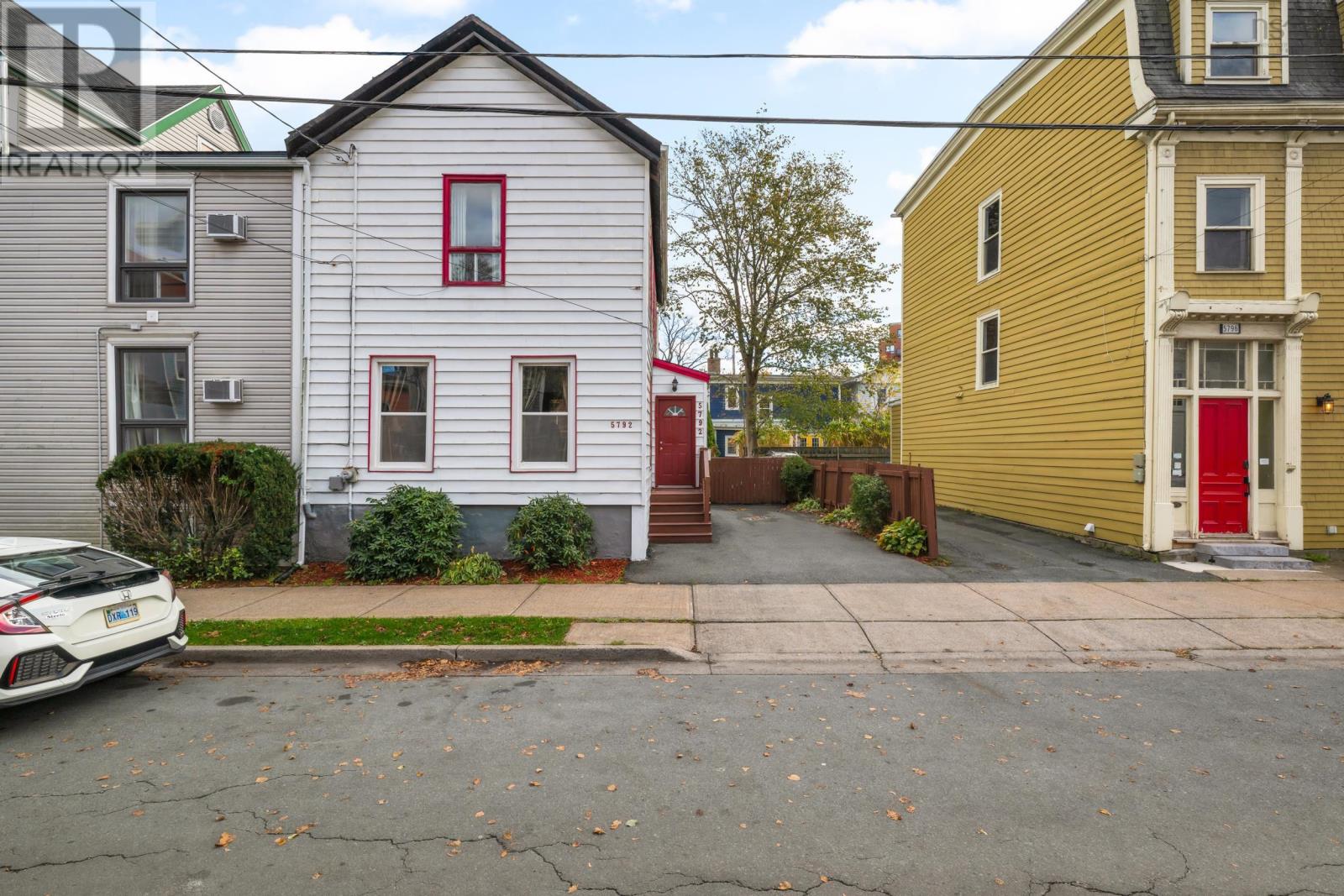 5792 West Street, Halifax, Nova Scotia  B3K 1H8 - Photo 33 - 202526831