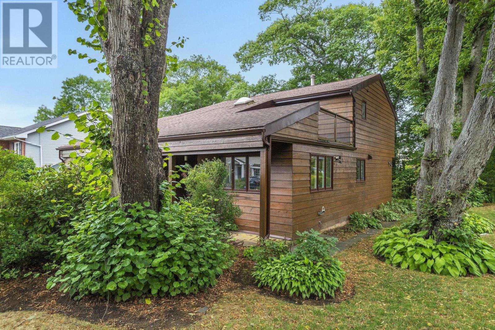 5905 Bilton Lane, Halifax, Nova Scotia  B3H 4M3 - Photo 2 - 202521844