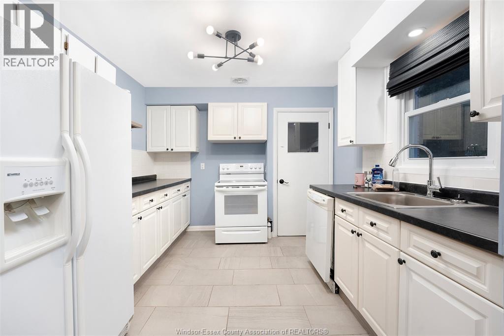 3300 Mark, Windsor, Ontario  N9E 2X1 - Photo 12 - 25027640