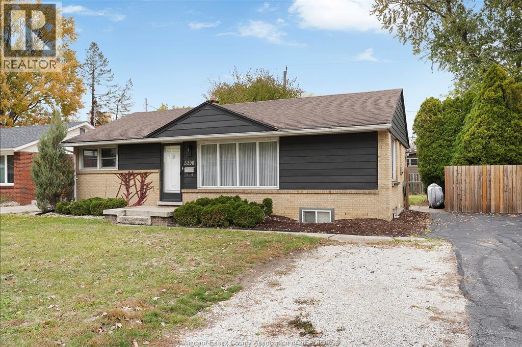 3300 Mark, Windsor, Ontario  N9E 2X1 - Photo 2 - 25027640