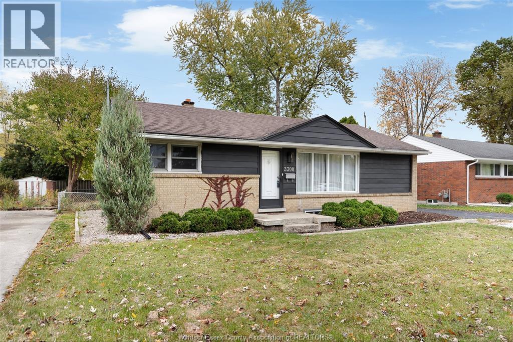 3300 Mark, Windsor, Ontario  N9E 2X1 - Photo 3 - 25027640