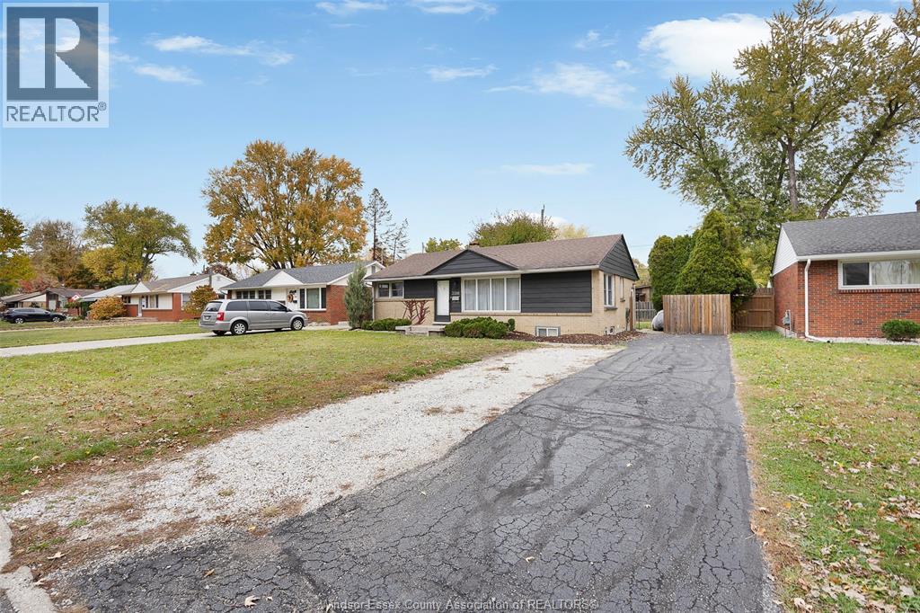 3300 Mark, Windsor, Ontario  N9E 2X1 - Photo 4 - 25027640