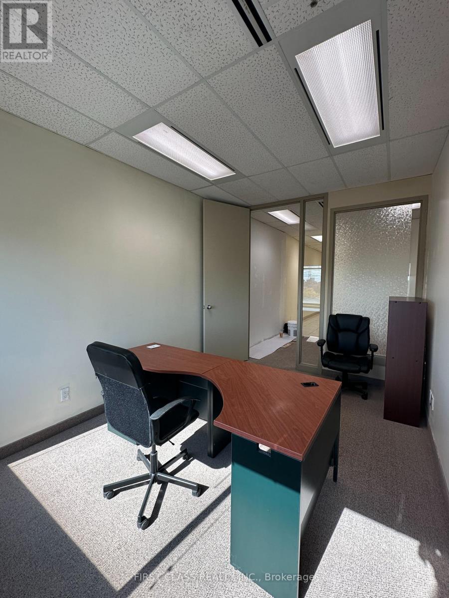 310 - 3550 Victoria Park Avenue, Toronto, Ontario M2H 2N5 - Photo 2 - C12466224