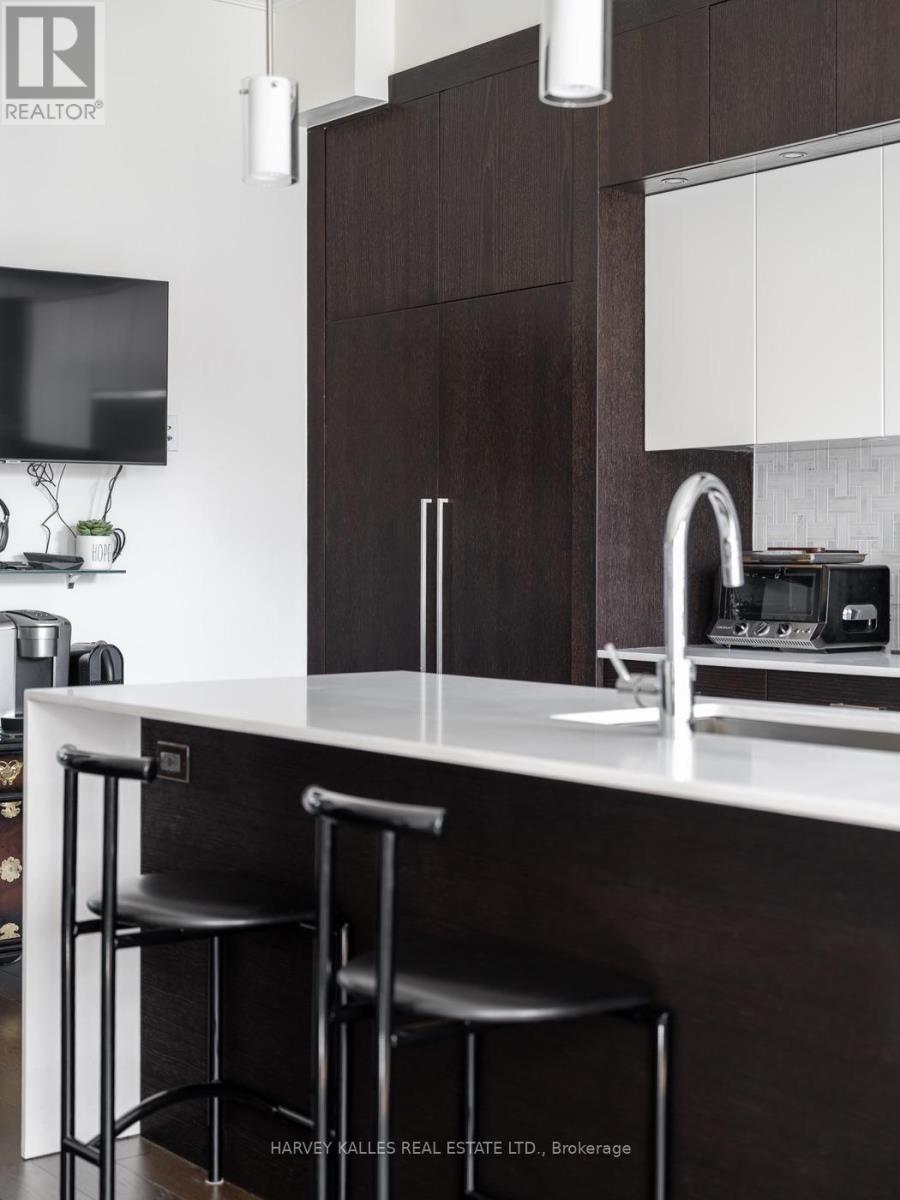 A - 2460 Bayview Avenue, Toronto, Ontario  M2L 0A3 - Photo 8 - C12493702