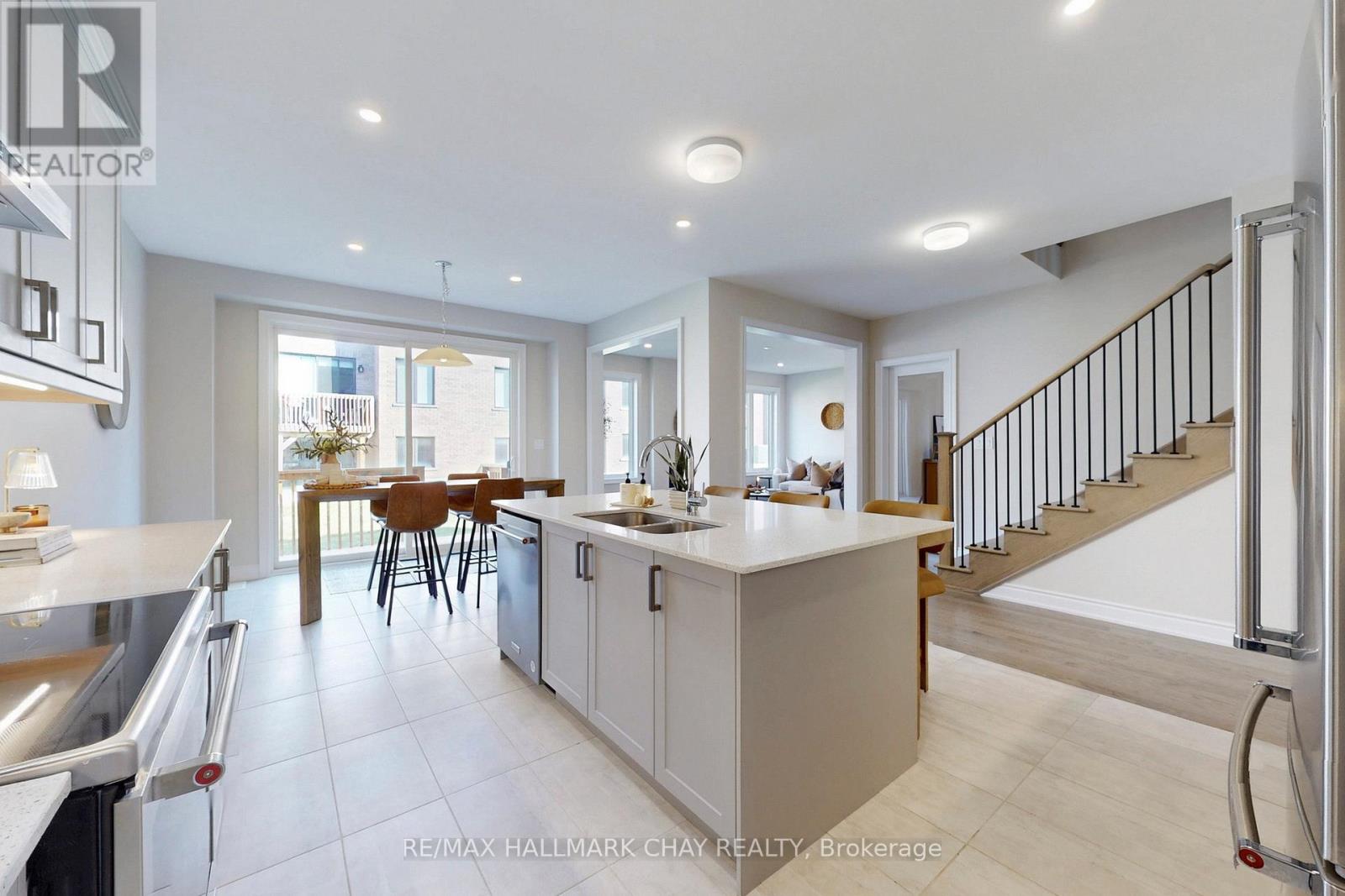 109 Bearberry Road, Springwater, Ontario  L9X 2C8 - Photo 10 - S12492832