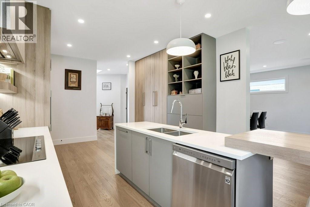 2208 Red Thorne Avenue, London, Ontario  N6P 0E9 - Photo 19 - 40784545