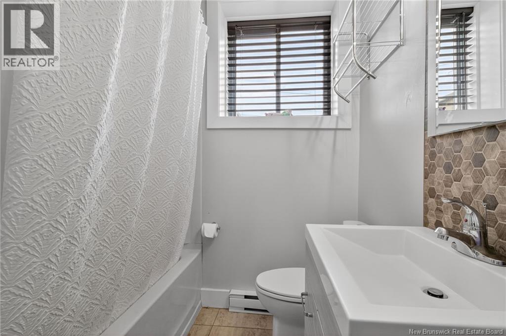 300 Westmount Boulevard, Moncton, New Brunswick  E1E 1V5 - Photo 39 - NB128529