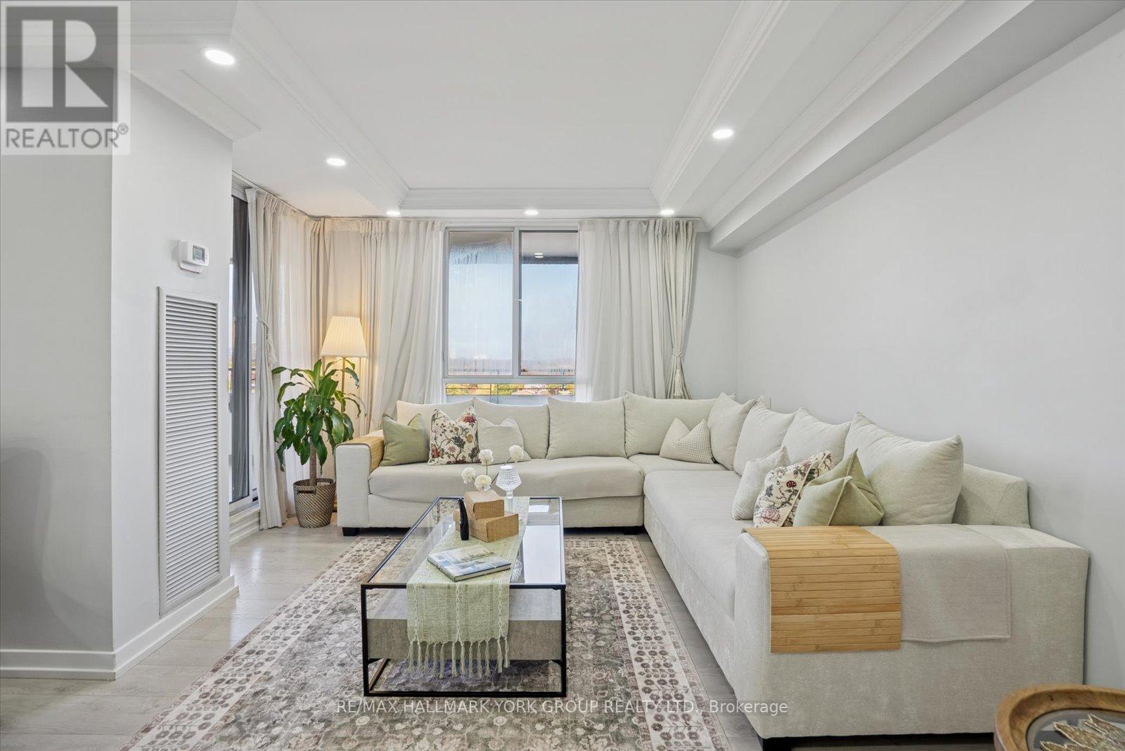 1006 - 1300 Mississauga Valley Boulevard, Mississauga, Ontario  L5A 3S8 - Photo 3 - W12495038