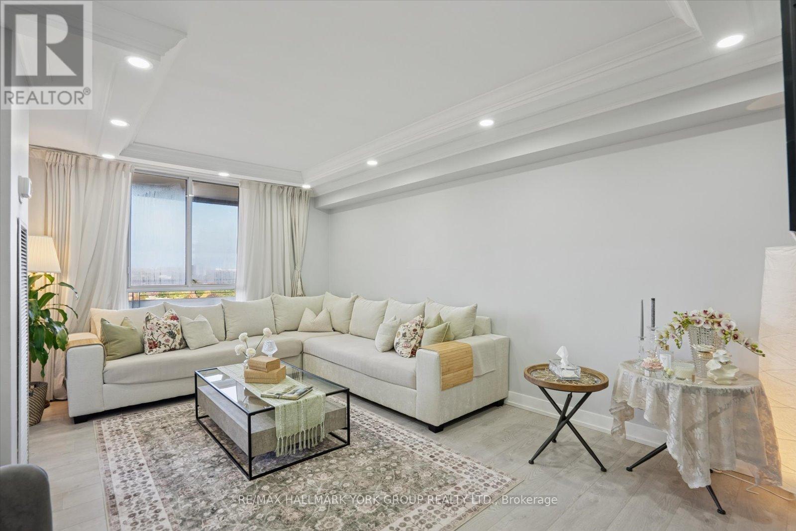 1006 - 1300 Mississauga Valley Boulevard, Mississauga, Ontario  L5A 3S8 - Photo 4 - W12495038