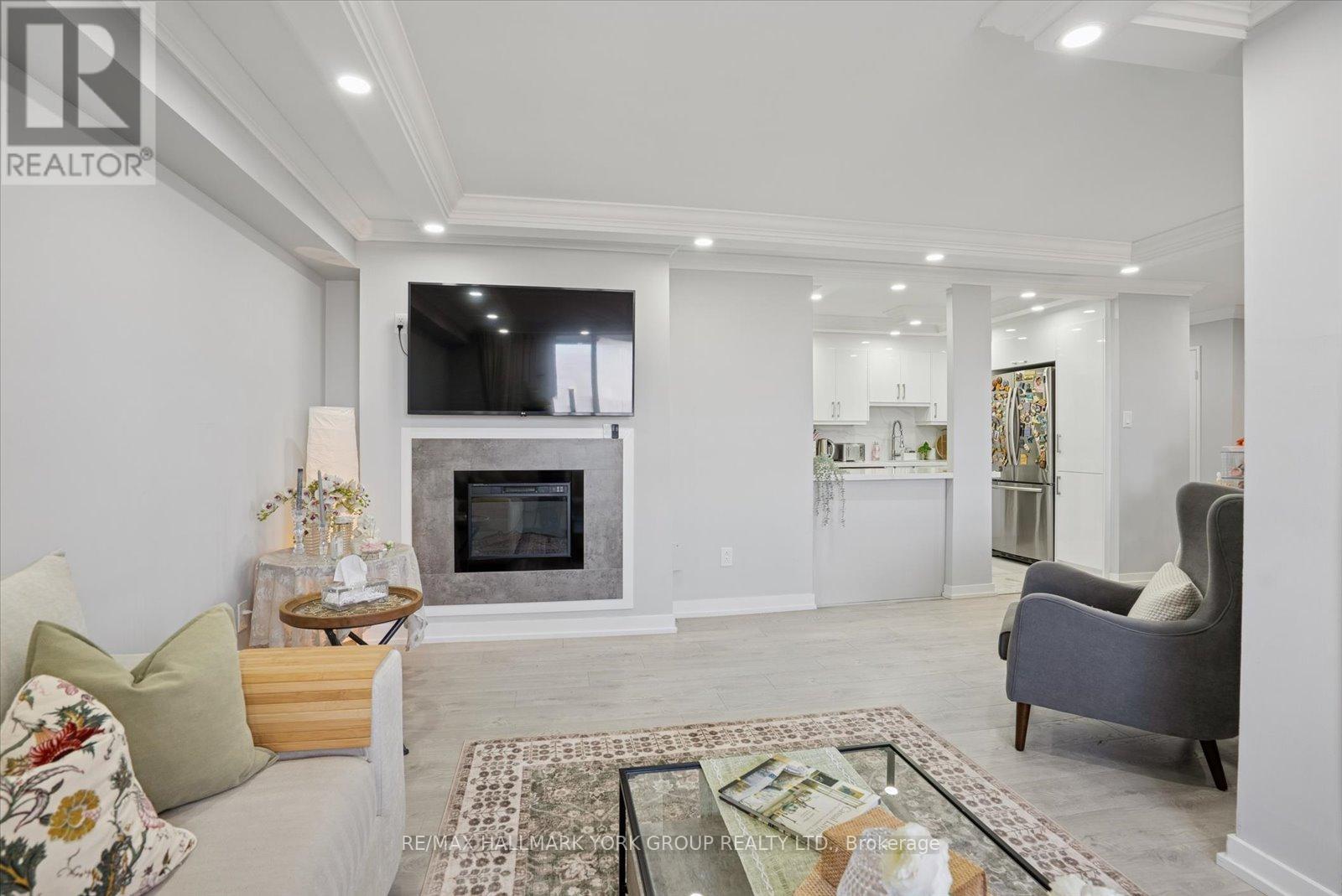 1006 - 1300 Mississauga Valley Boulevard, Mississauga, Ontario  L5A 3S8 - Photo 6 - W12495038