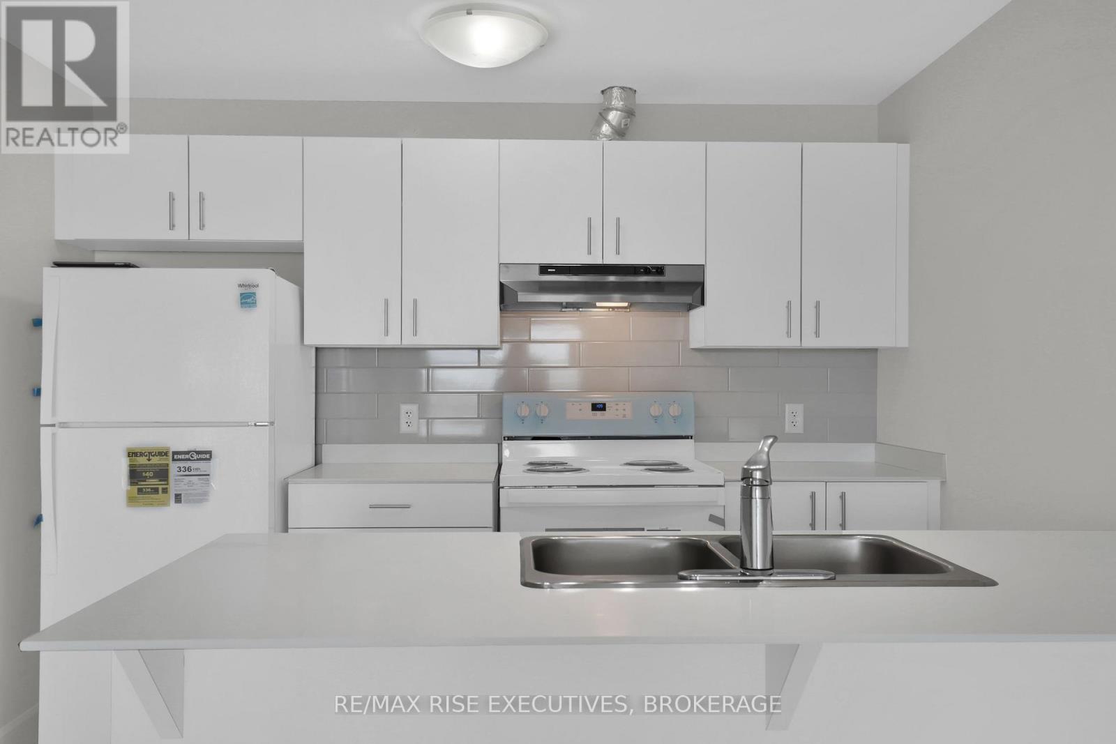 305 - 1080 Terra Verde Way, Kingston, Ontario  K7P 0V3 - Photo 10 - X12495444