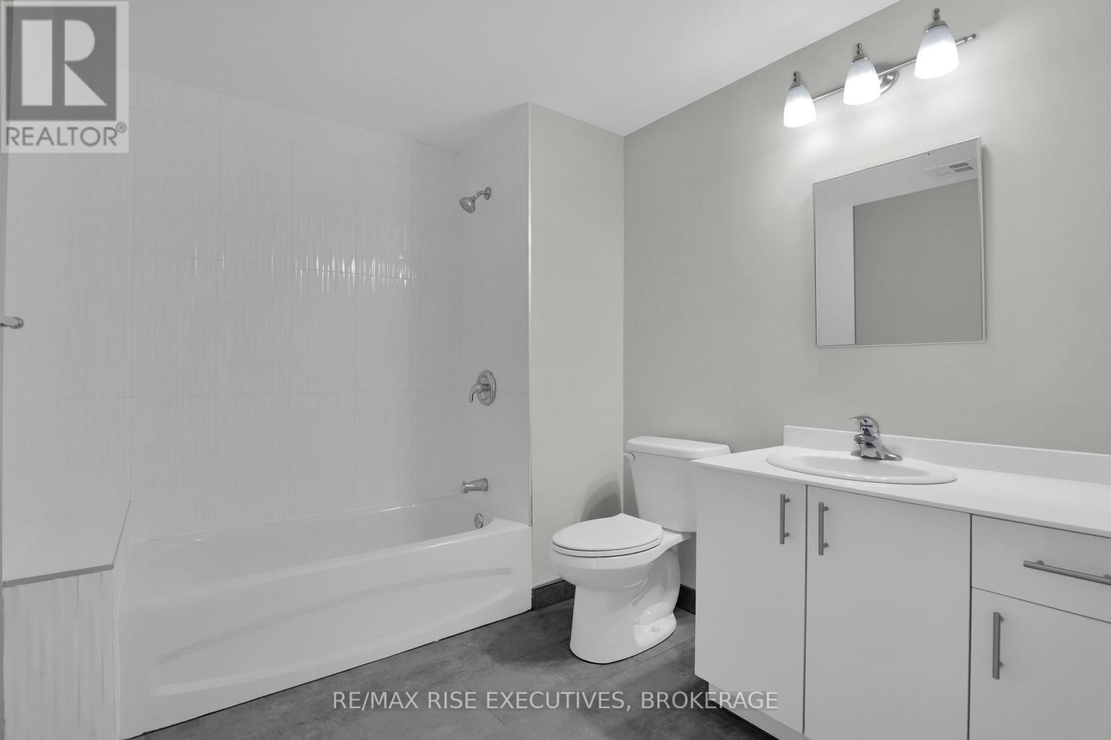 305 - 1080 Terra Verde Way, Kingston, Ontario  K7P 0V3 - Photo 5 - X12495444