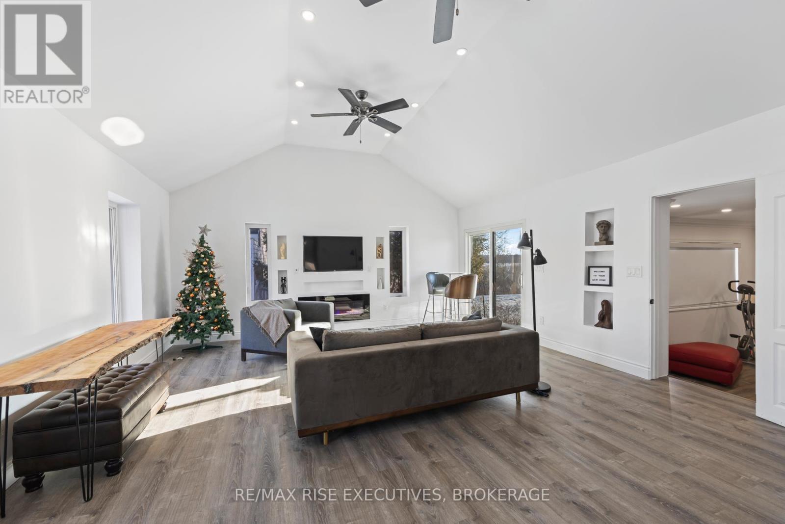 10 Greer Street, Kingston, Ontario  K7K 2V9 - Photo 3 - X12495606