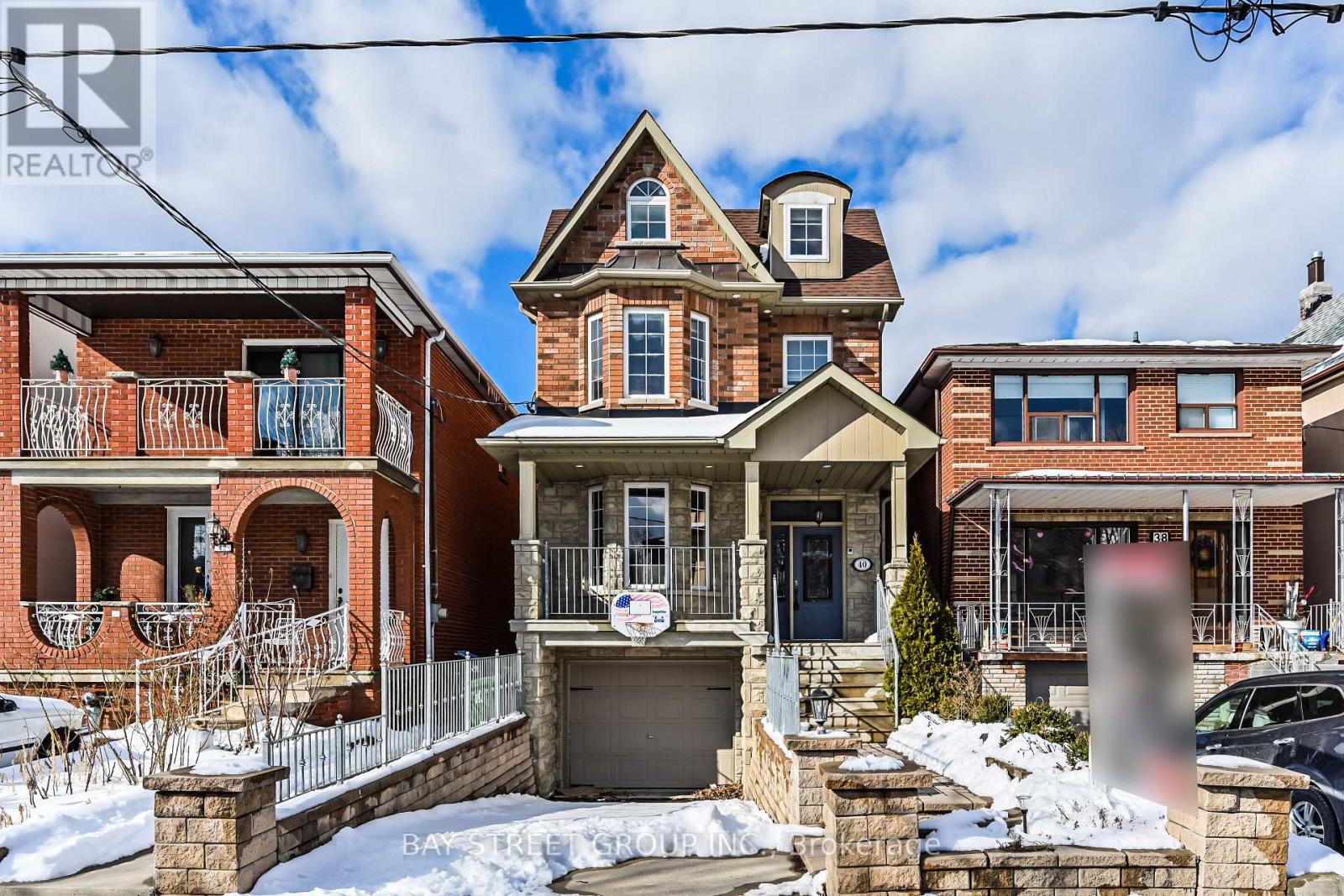 40 HOLLAND PARK AVENUE, Toronto, Ontario