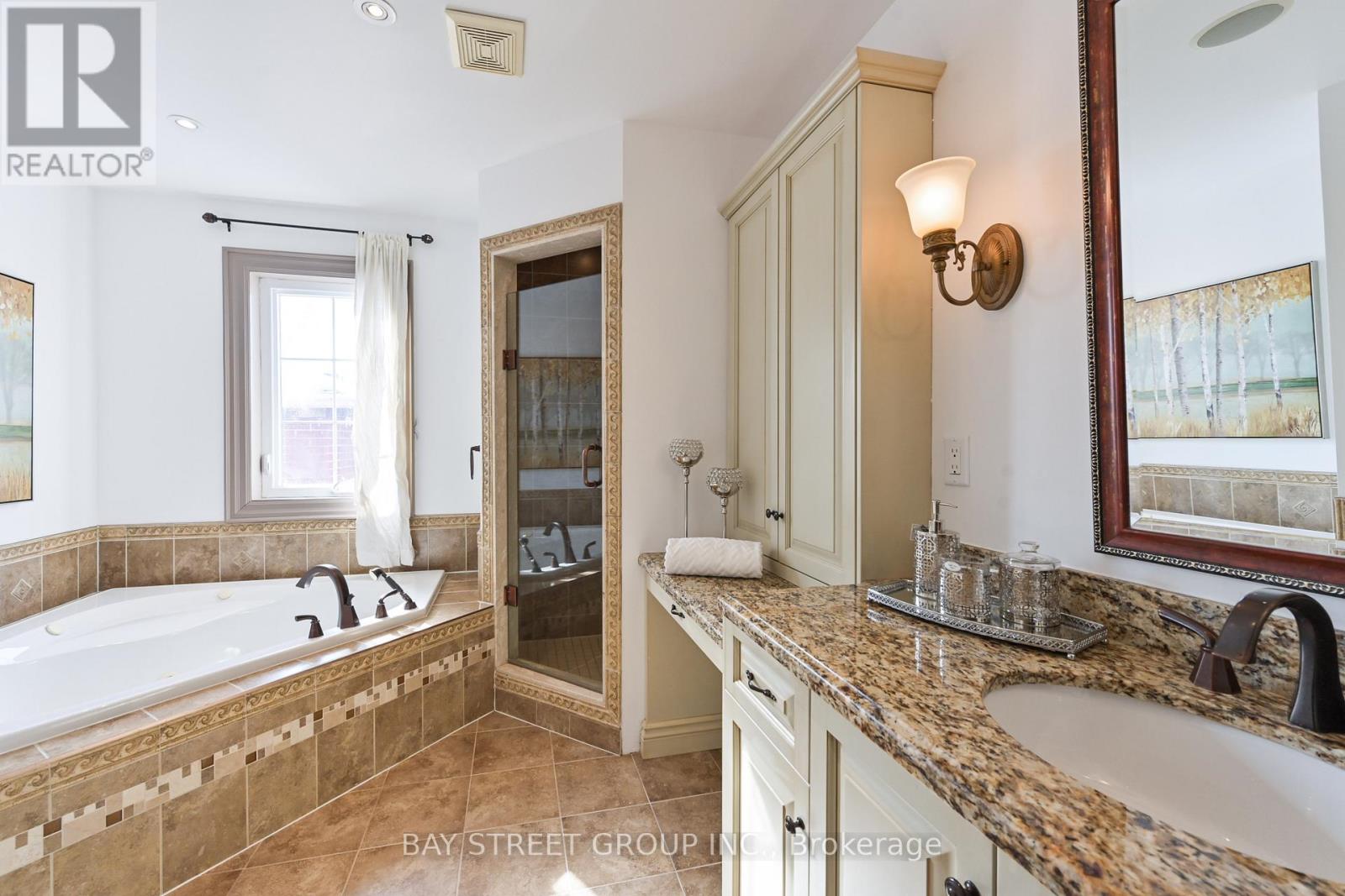 40 Holland Park Avenue, Toronto, Ontario  M6C 1M3 - Photo 10 - C12495340