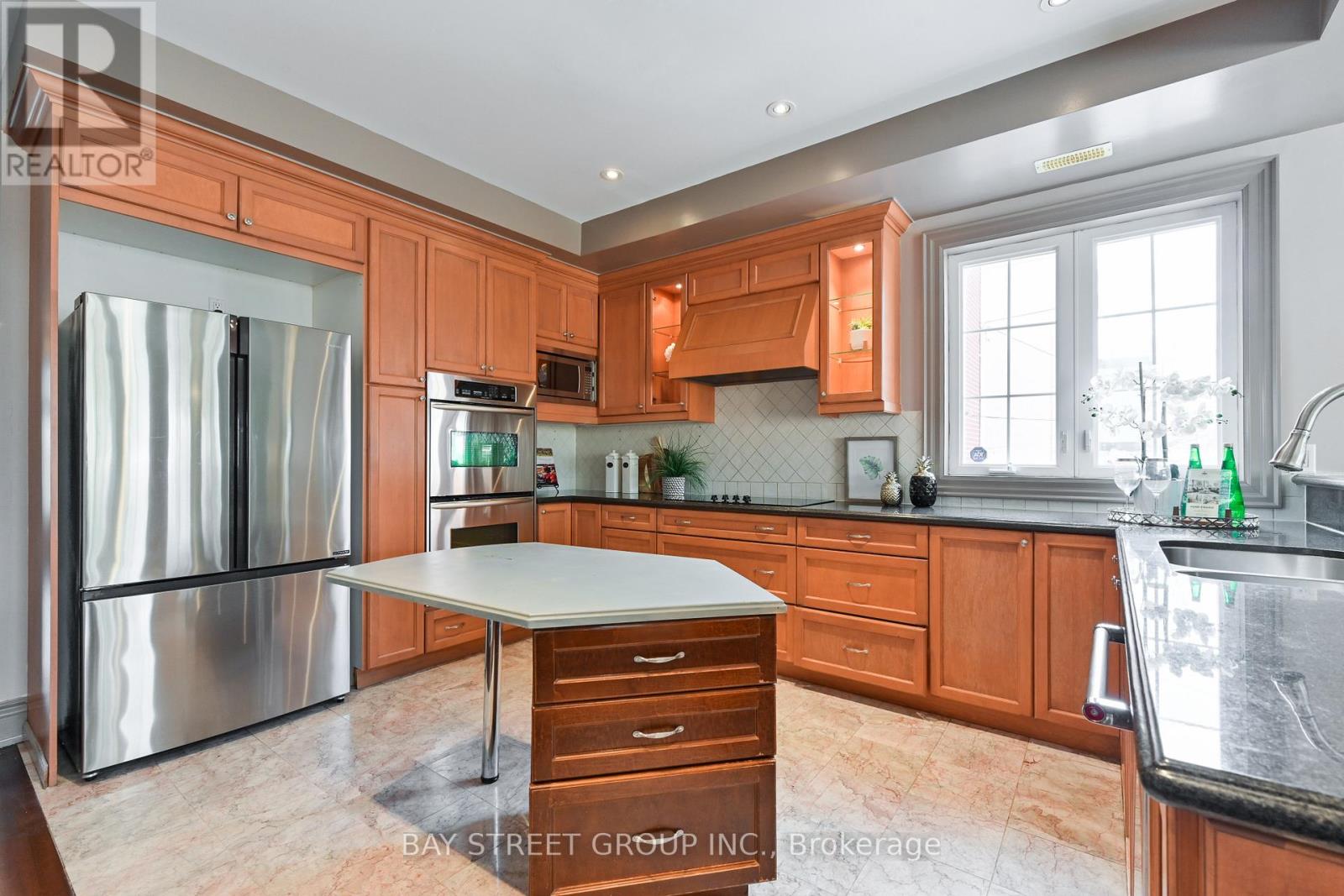 40 Holland Park Avenue, Toronto, Ontario  M6C 1M3 - Photo 4 - C12495340