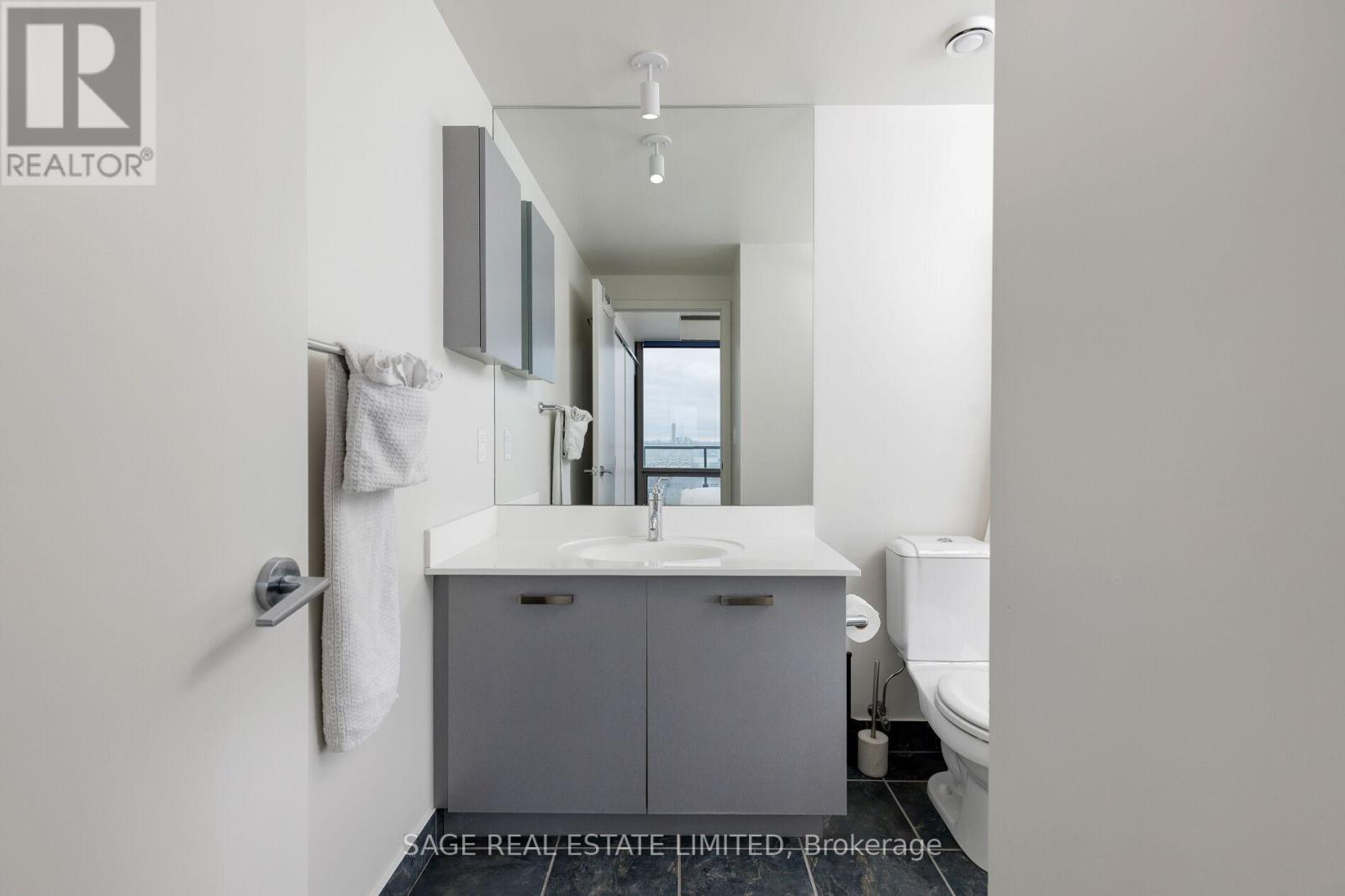 2103 - 832 Bay Street, Toronto, Ontario  M5S 1Z6 - Photo 24 - C12495378