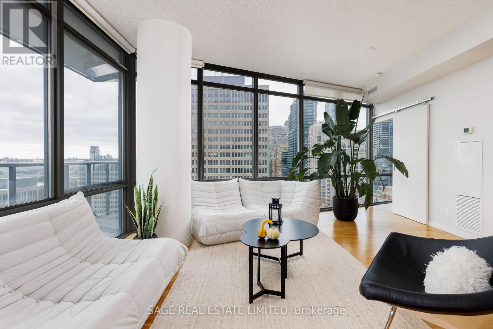 2103 - 832 Bay Street, Toronto, Ontario  M5S 1Z6 - Photo 6 - C12495378