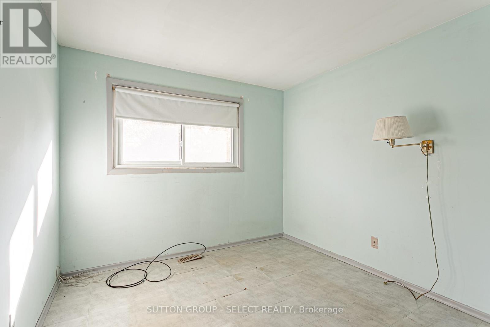 323 Base Line Road W, London South, Ontario  N6J 1W5 - Photo 16 - X12495560