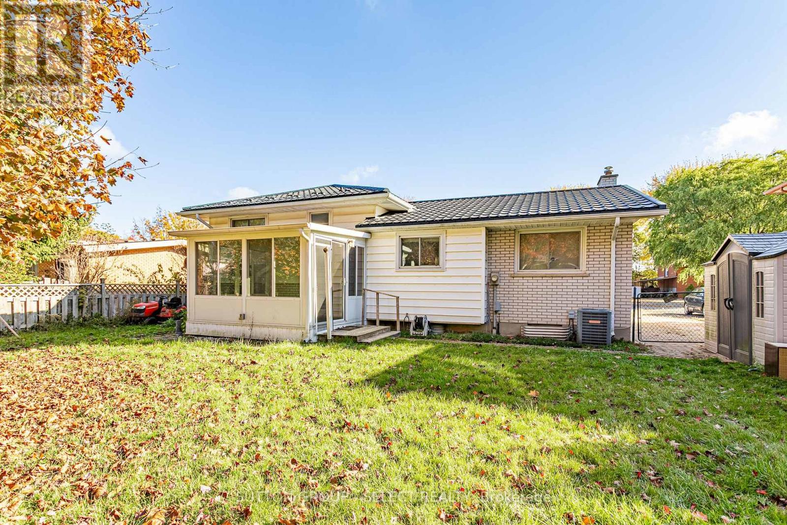 323 Base Line Road W, London South, Ontario  N6J 1W5 - Photo 34 - X12495560