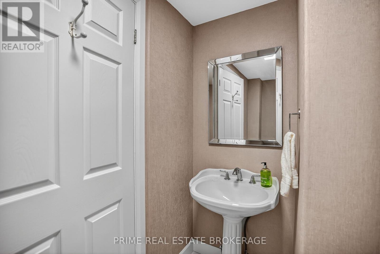 4626 Colonel Talbot Street, London South, Ontario  N6P 1E4 - Photo 22 - X12495672