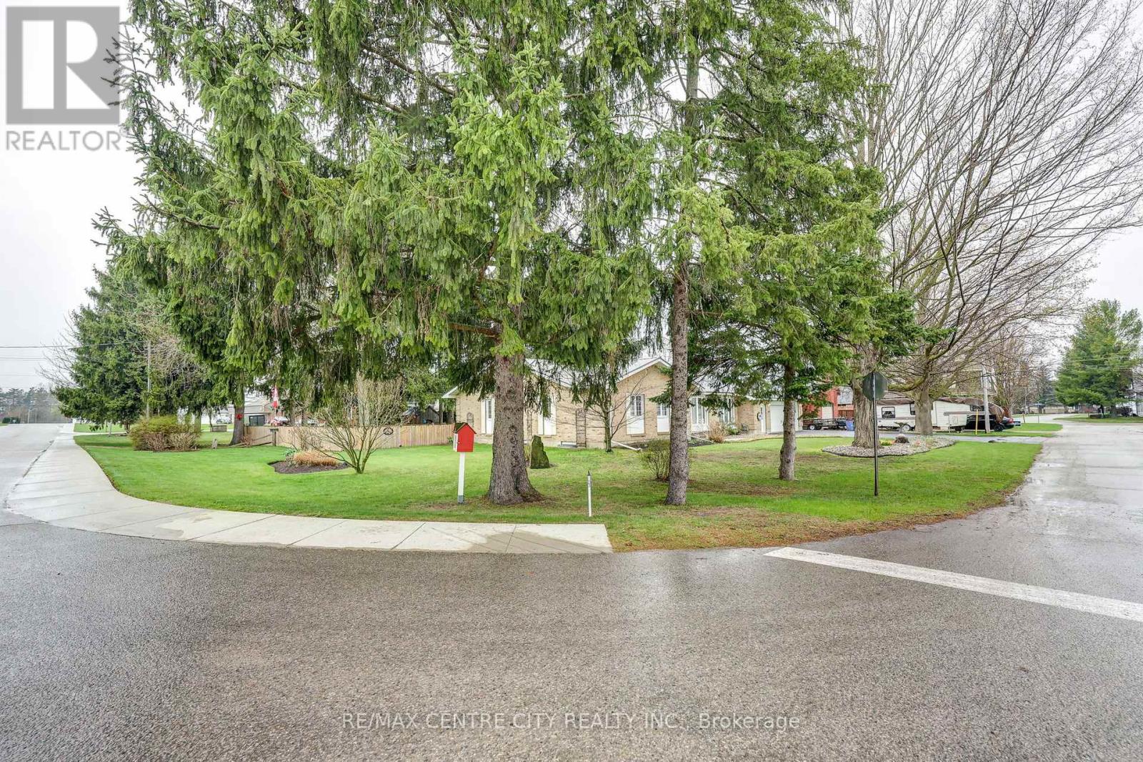 9255 West Street, Bayham (Straffordville), Ontario  N0J 1Y0 - Photo 33 - X12495674