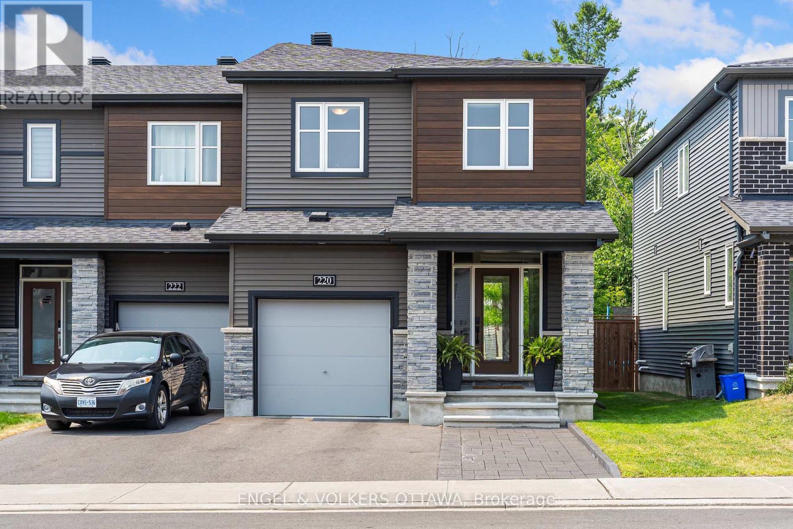 220 GEYSER PLACE, Ottawa, Ontario