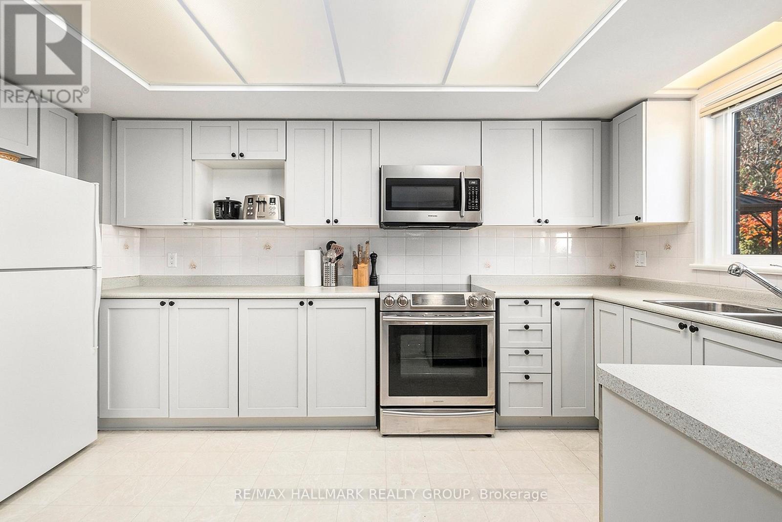 64 Grenadier Way, Ottawa, Ontario  K2J 4L5 - Photo 8 - X12495468