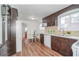 8 TOPAZ GATE, Toronto, Ontario