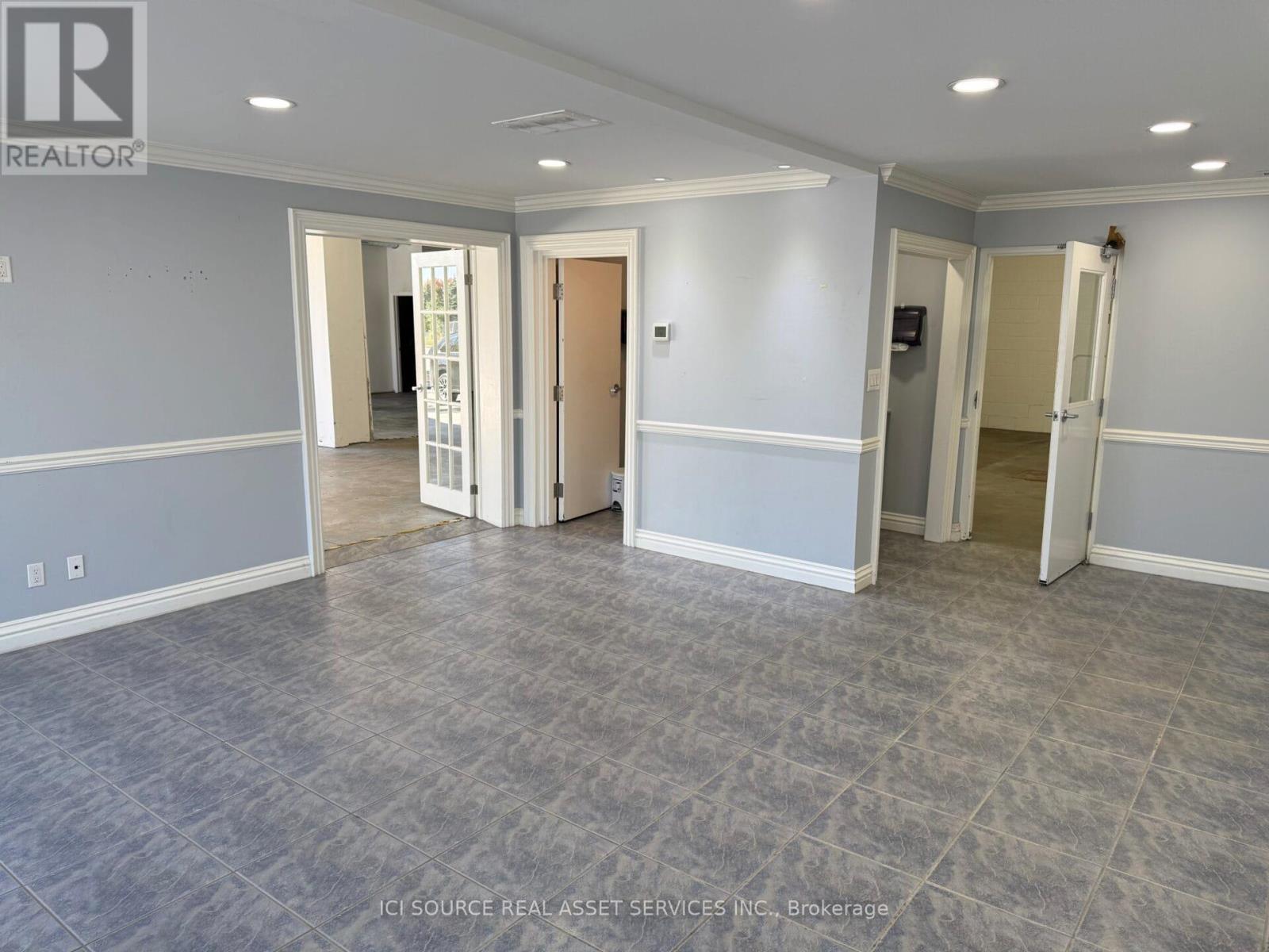 224 Bradford Street, Barrie, Ontario  L4N 3B6 - Photo 21 - S12489538