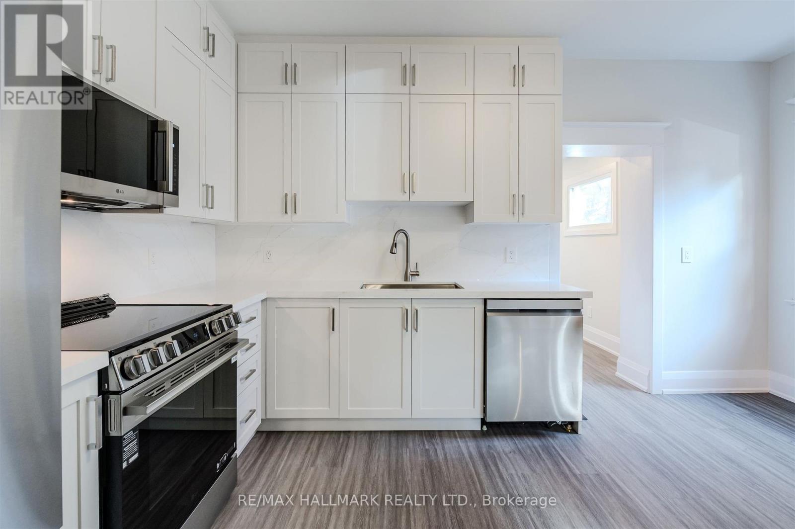 165 Wineva Avenue, Toronto, Ontario  M4E 2T5 - Photo 14 - E12495312