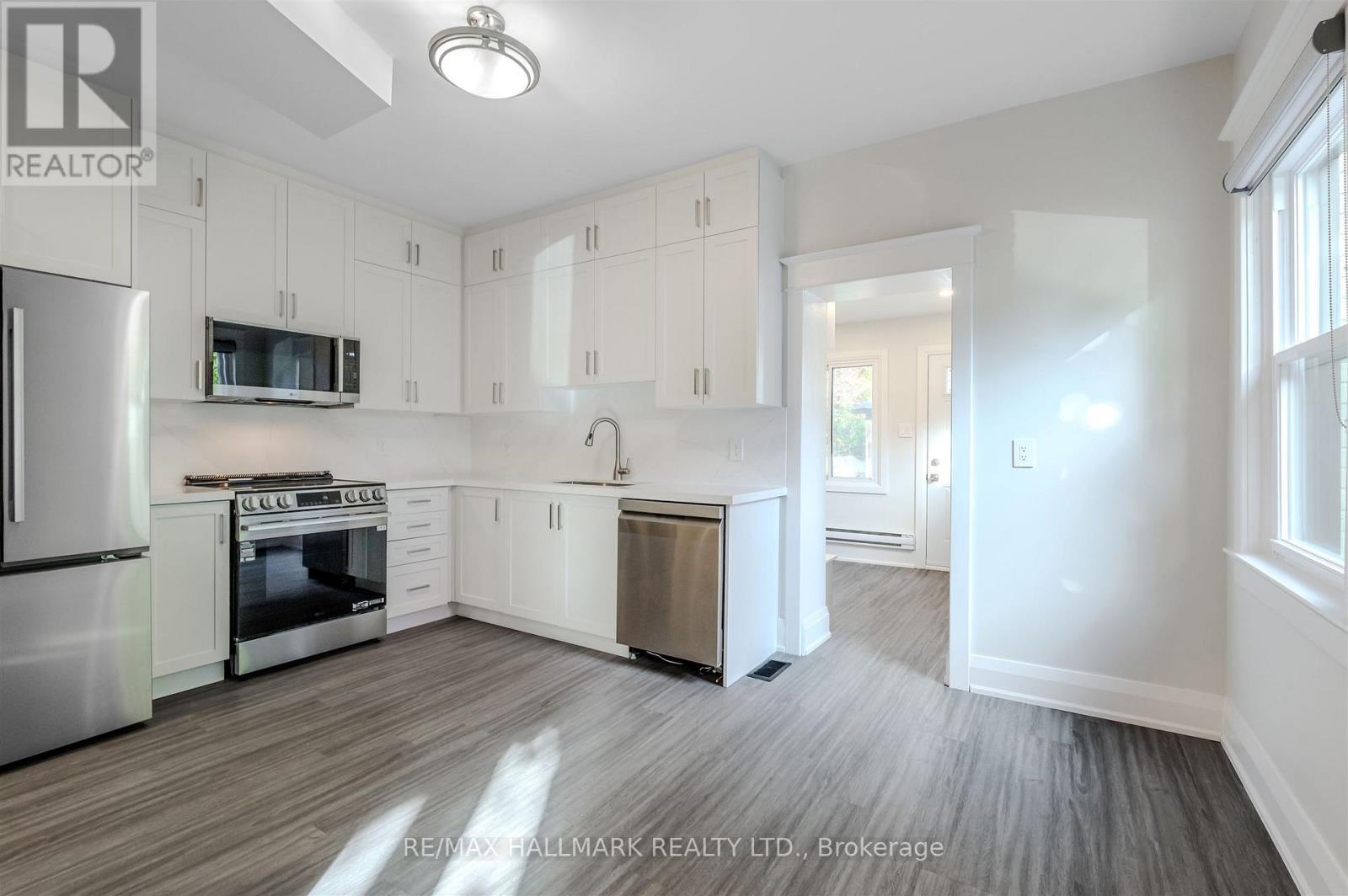 165 Wineva Avenue, Toronto, Ontario  M4E 2T5 - Photo 15 - E12495312