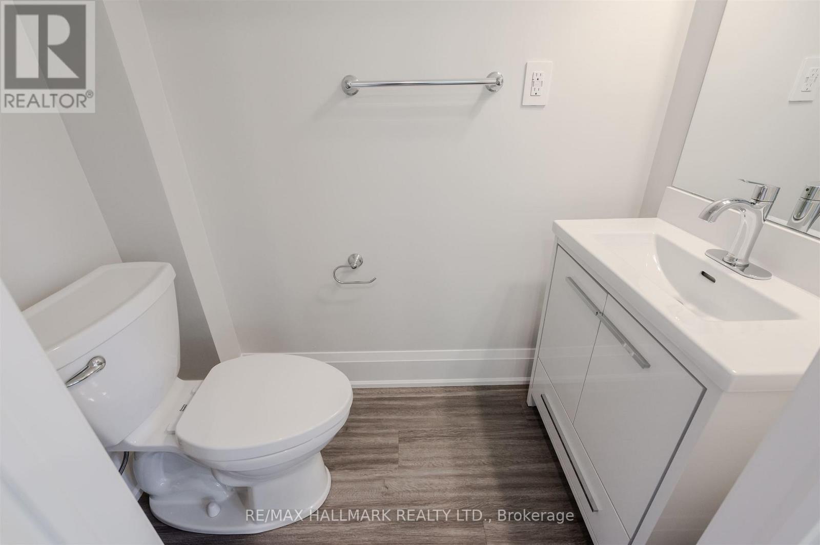 165 Wineva Avenue, Toronto, Ontario  M4E 2T5 - Photo 18 - E12495312