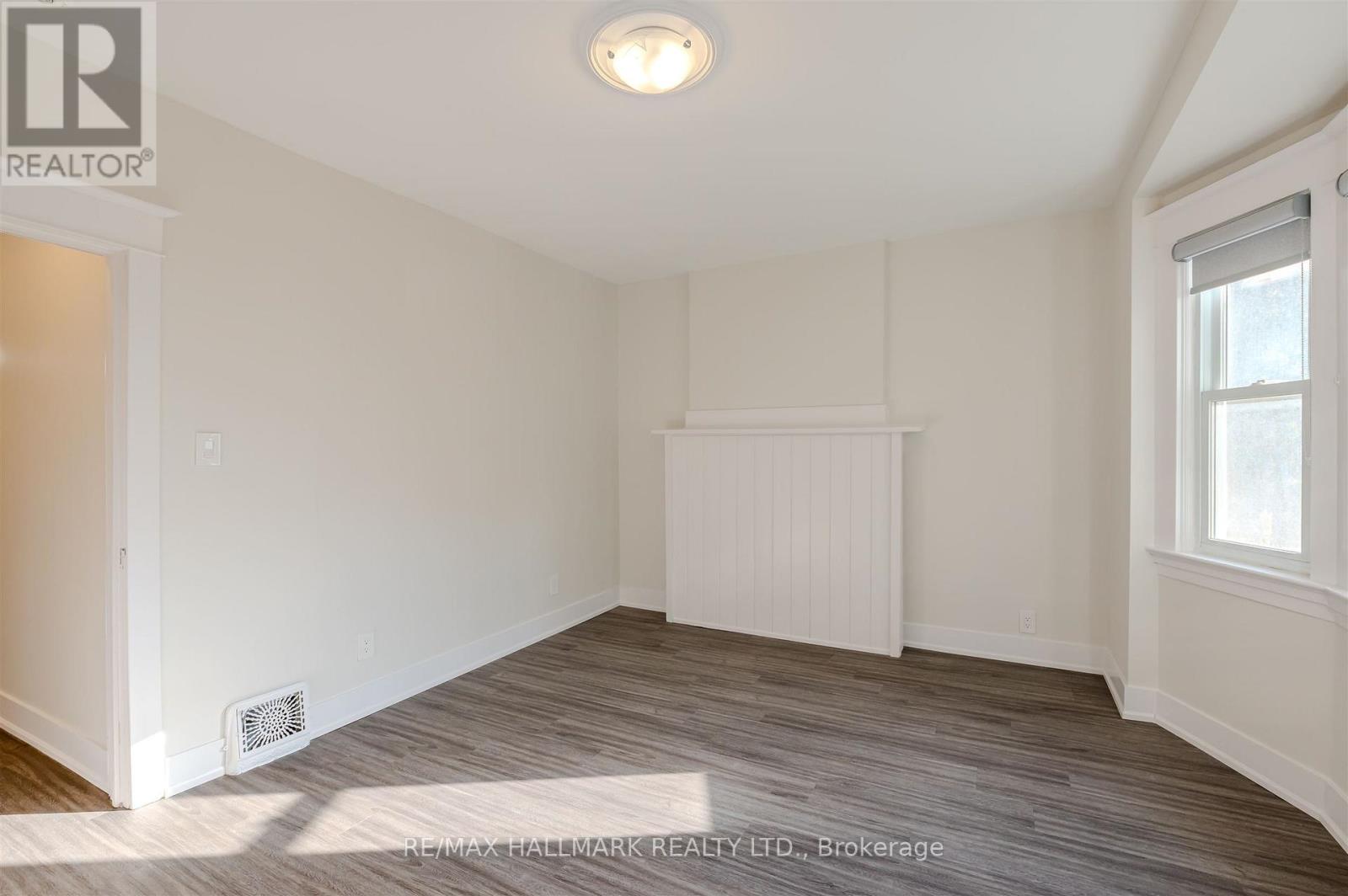 165 Wineva Avenue, Toronto, Ontario  M4E 2T5 - Photo 23 - E12495312