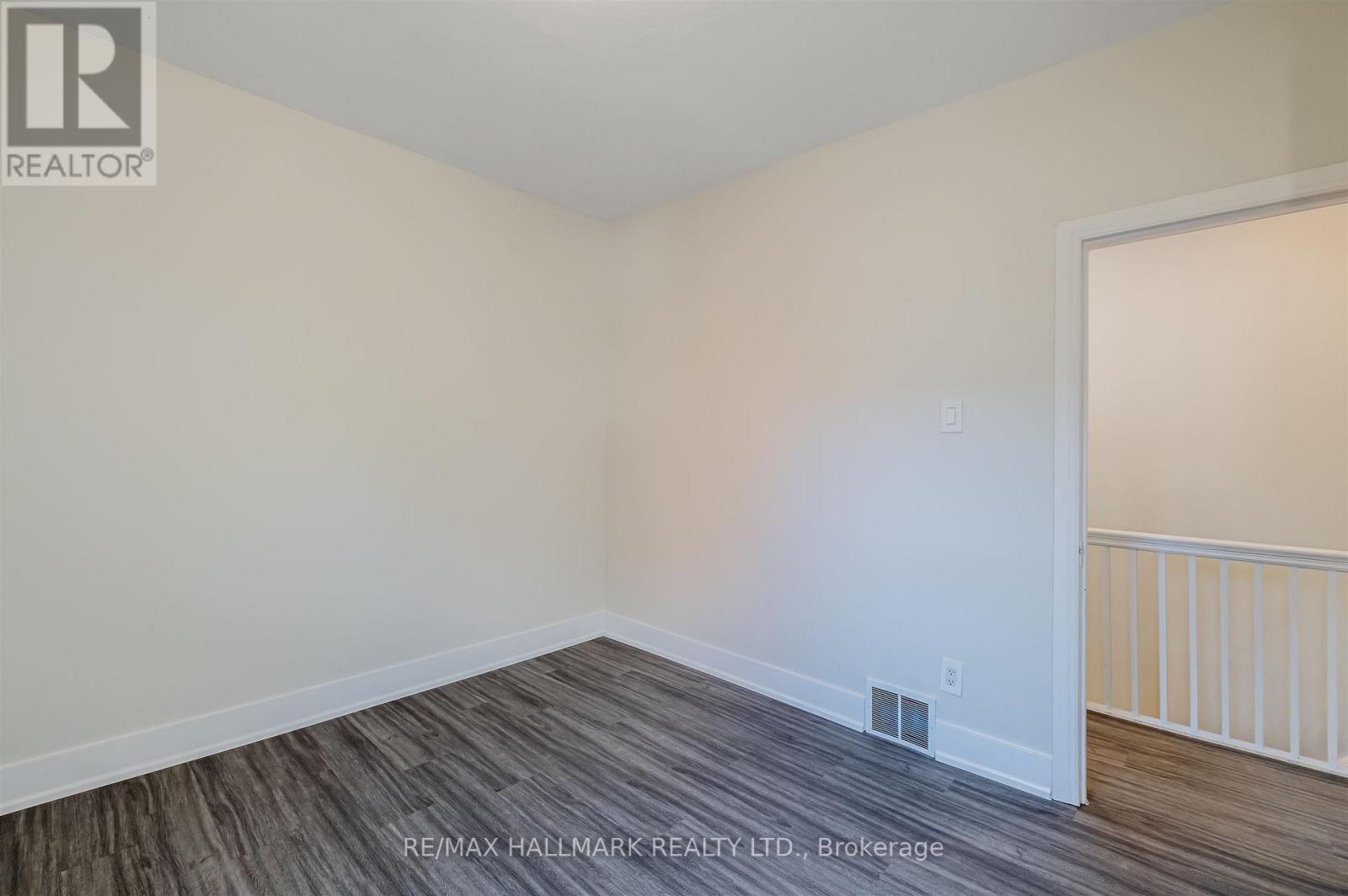 165 Wineva Avenue, Toronto, Ontario  M4E 2T5 - Photo 27 - E12495312