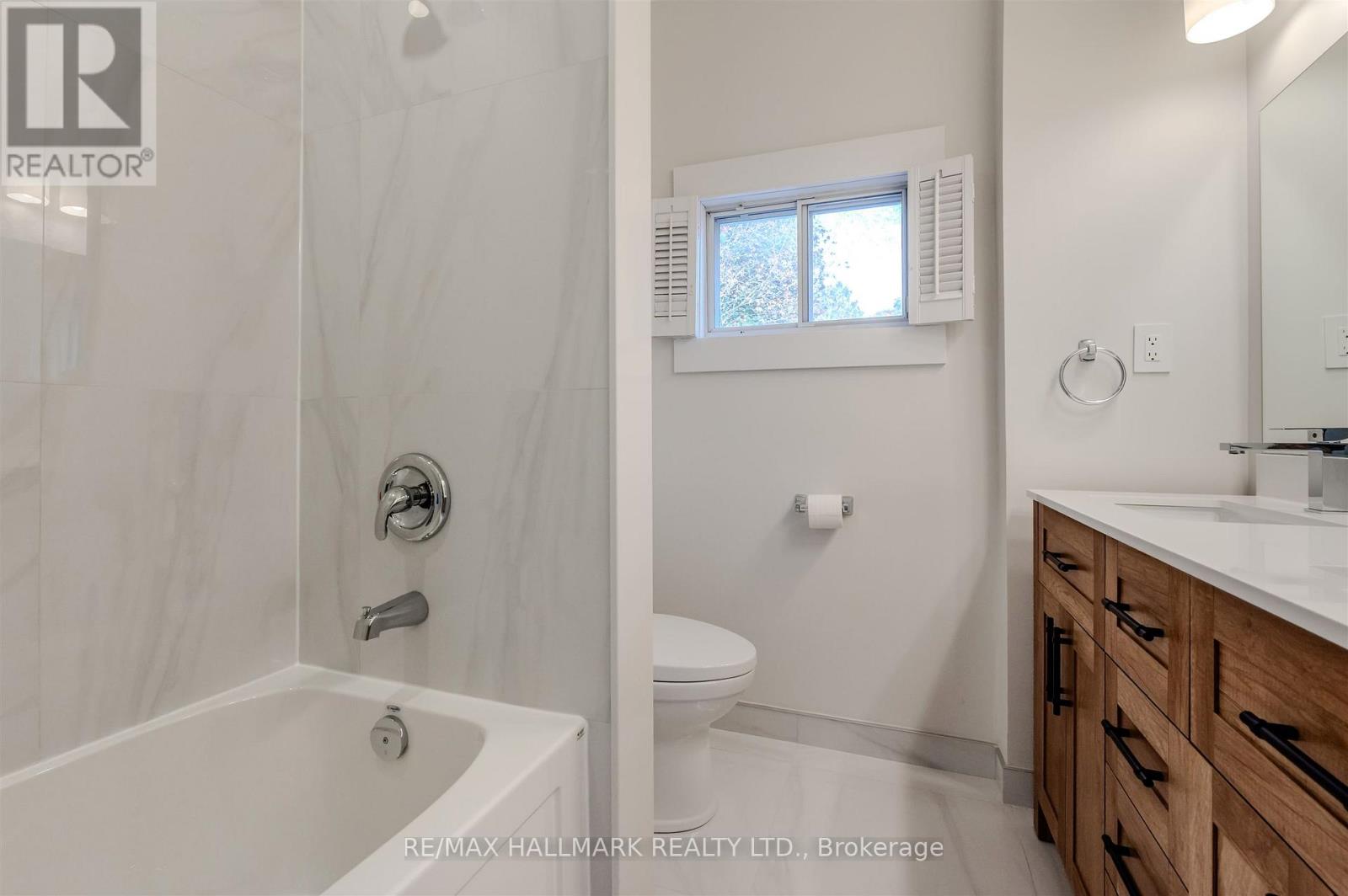 165 Wineva Avenue, Toronto, Ontario  M4E 2T5 - Photo 30 - E12495312