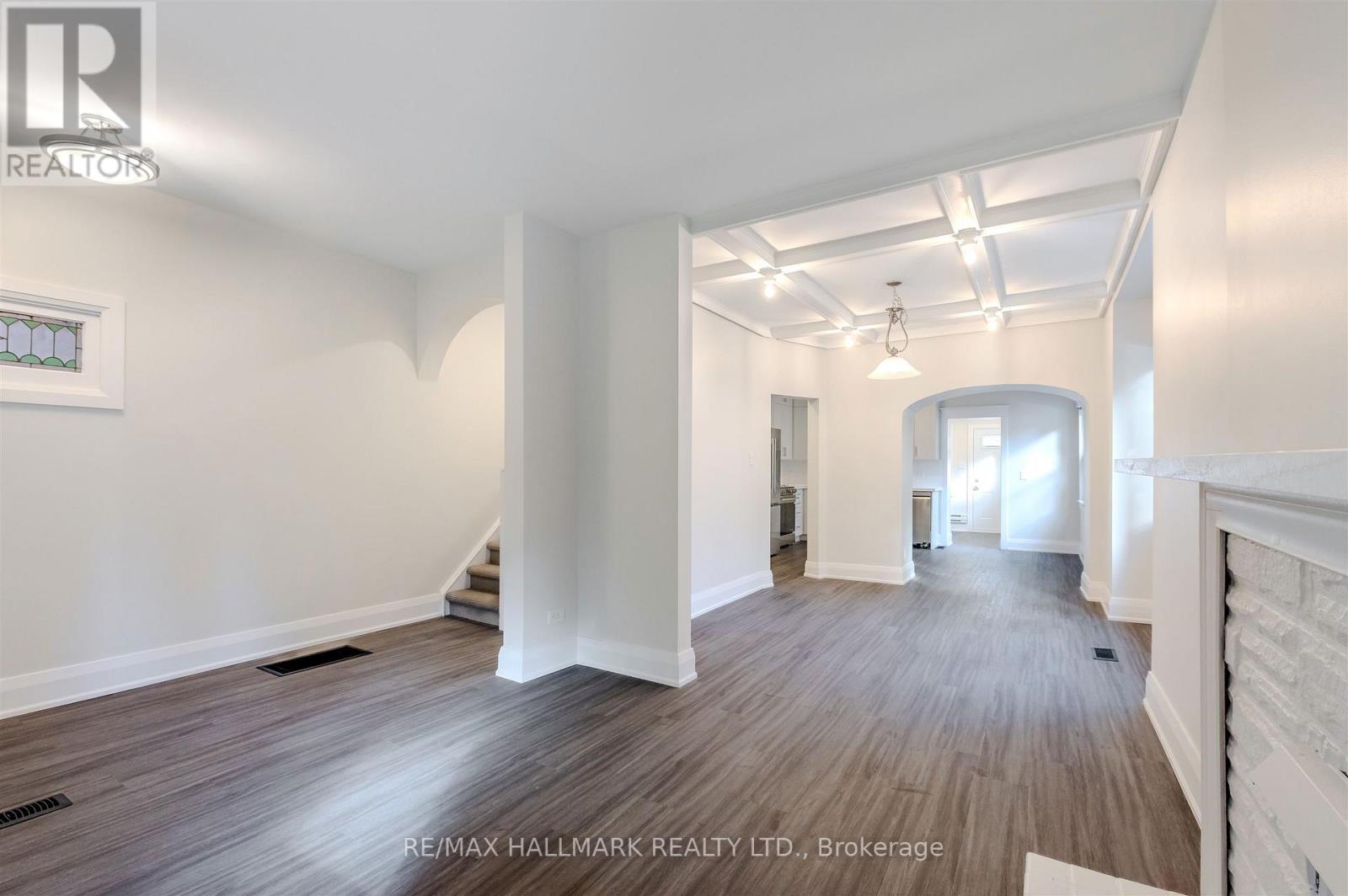 165 Wineva Avenue, Toronto, Ontario  M4E 2T5 - Photo 5 - E12495312