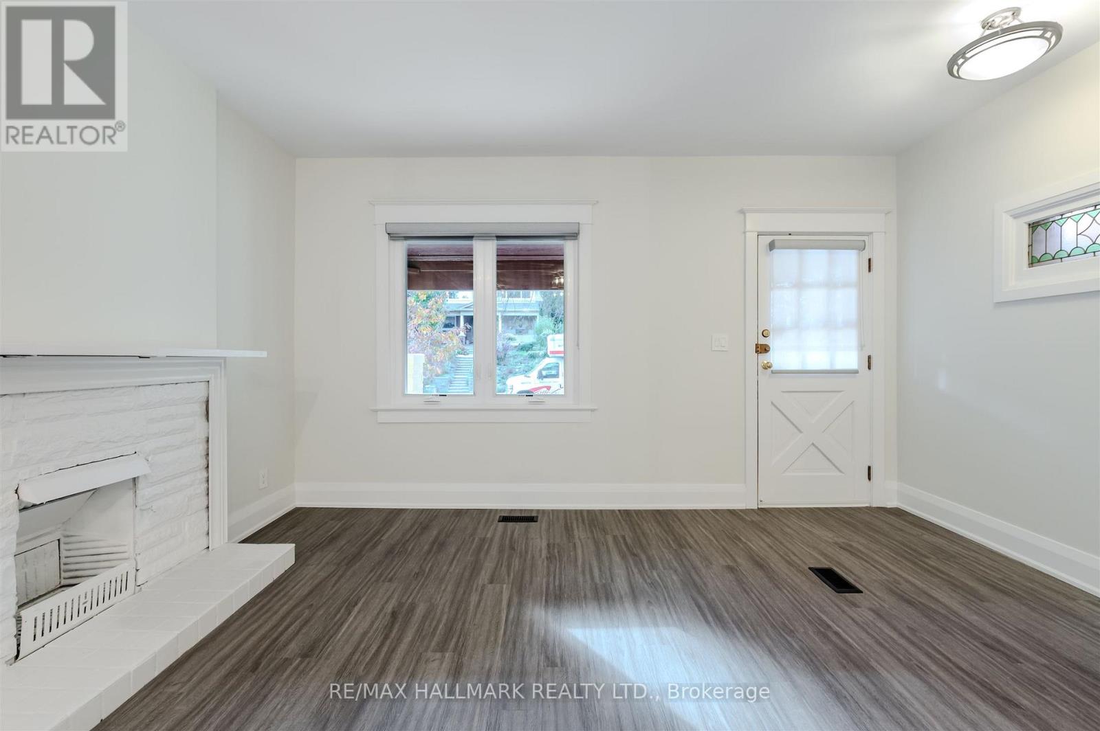 165 Wineva Avenue, Toronto, Ontario  M4E 2T5 - Photo 8 - E12495312