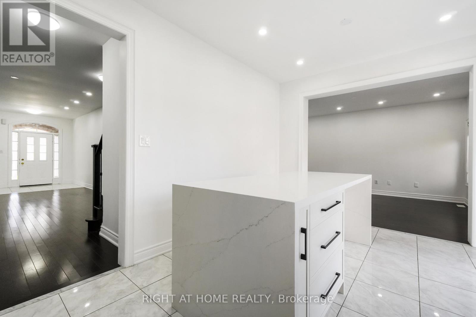 5 Oswell Drive, Ajax, Ontario  L1Z 0J3 - Photo 7 - E12495348