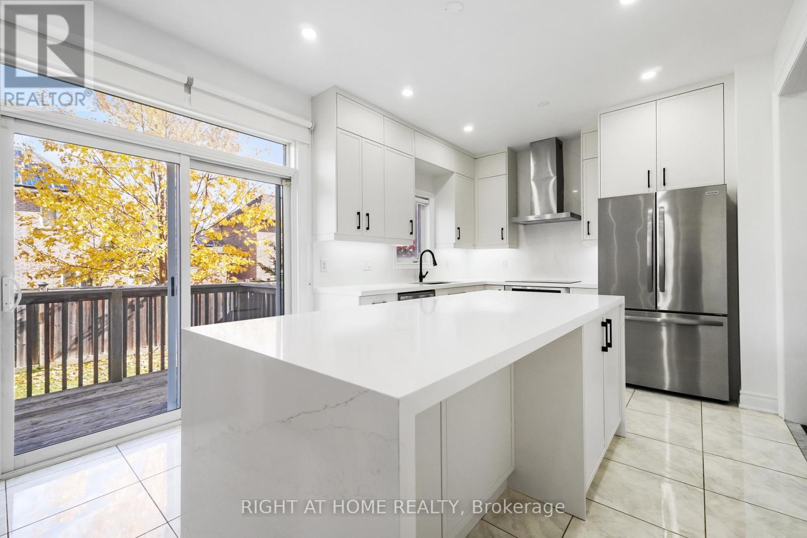 5 Oswell Drive, Ajax, Ontario  L1Z 0J3 - Photo 9 - E12495348