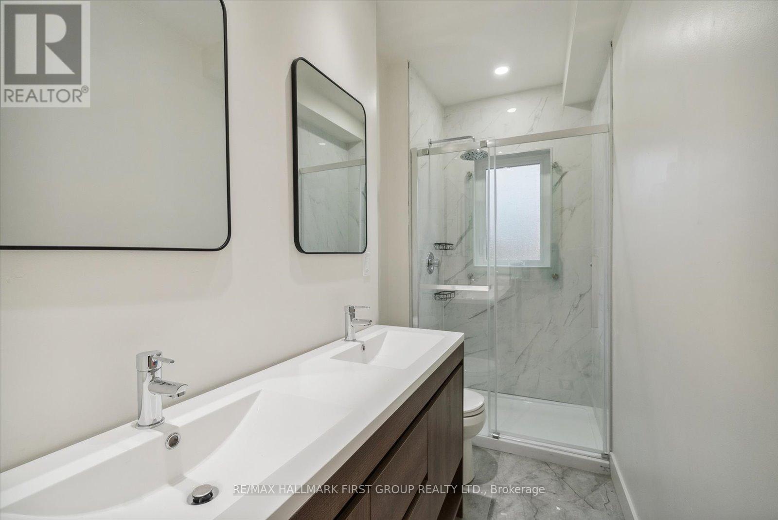 Upper - 285 Rhodes Avenue, Toronto, Ontario  M4L 3A4 - Photo 22 - E12495354