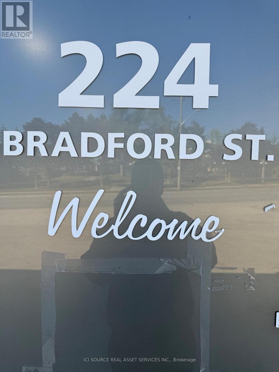 224 Bradford Street, Barrie, Ontario  L4N 3B6 - Photo 3 - S12489538